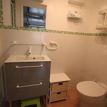 La Maison De Lassagne بيت للعطل