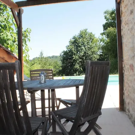 La Maison De Lassagne بيت للعطل